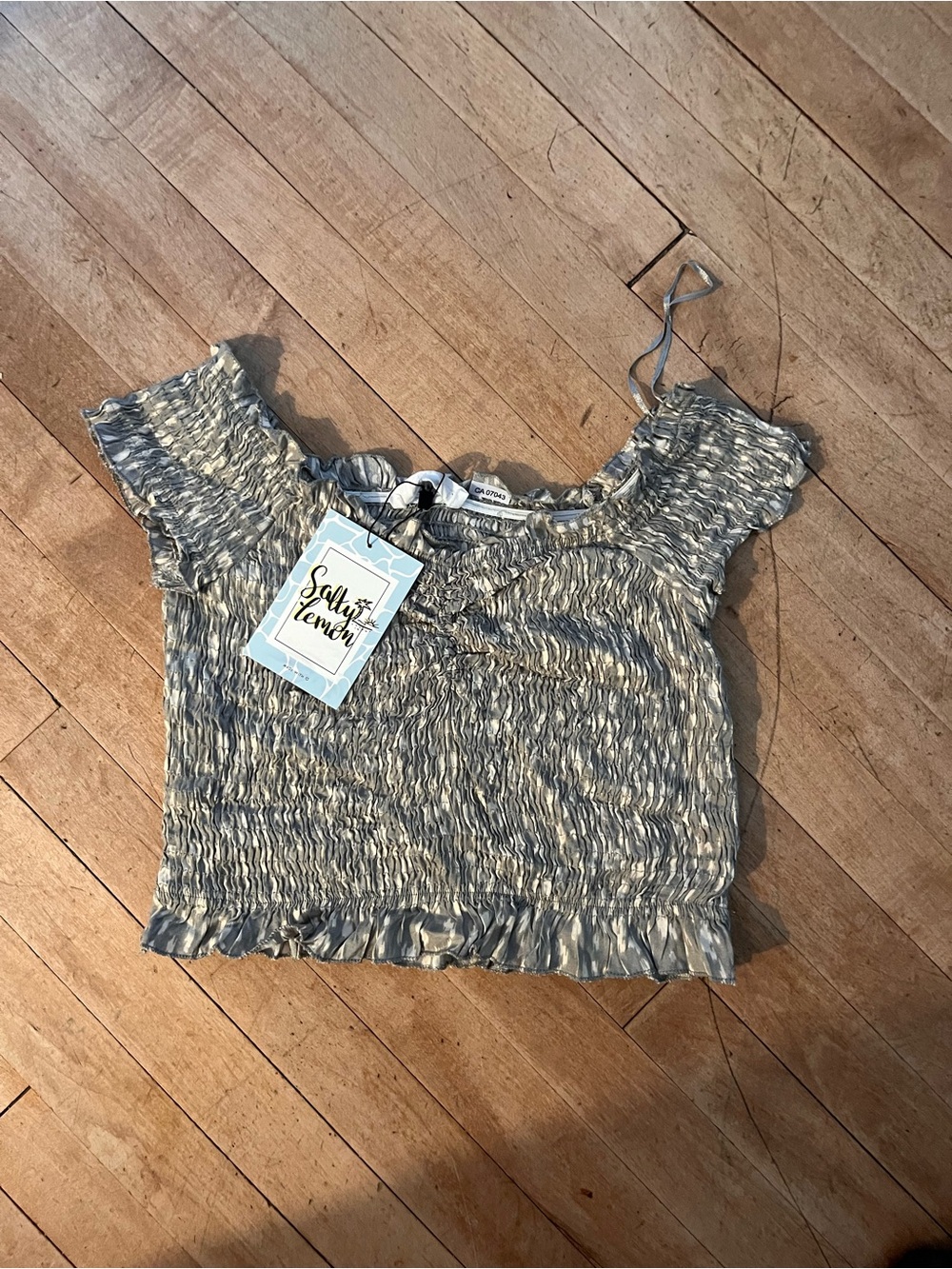 Salty Lemon NWT- Khaki-tan Shirred Bodice top- on or off shoulder Sz L-Sold Out - Picture 4 of 13